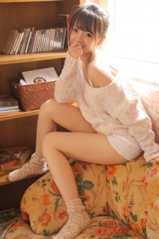 女主播卸开衣服揉自己的胸